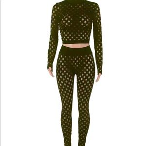 Hollow 2 piece set. Good Stretch